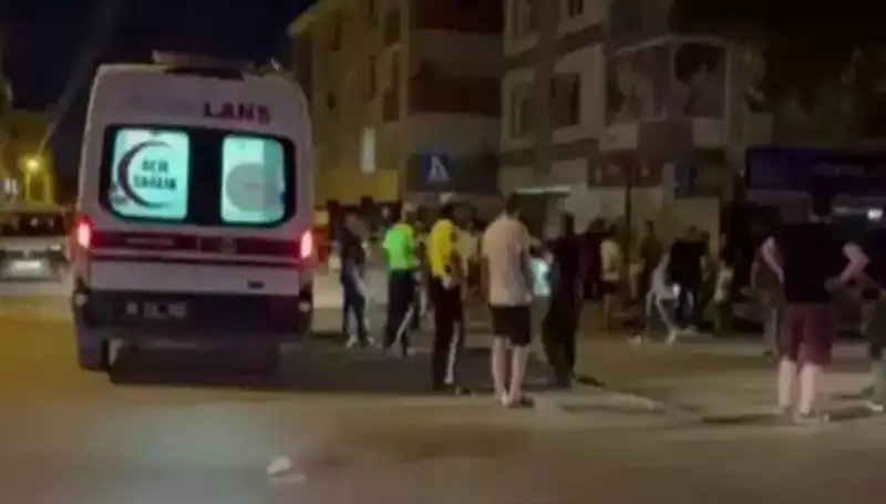 Alkollü Sürücü Tartıştığı Yayaları Kamyonetle Ezerek Kaçtı