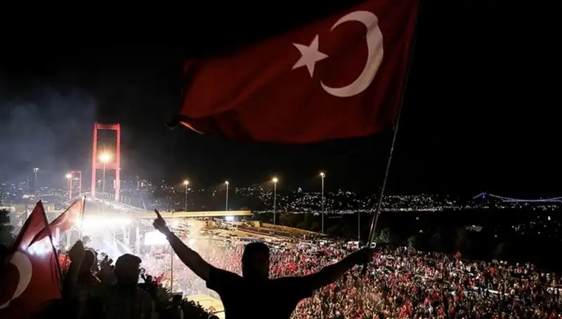 15 Temmuz'un Anısına: "En Uzun Gece" Tiyatro Gösterimi