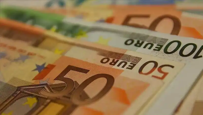 Euro Kısa Süreli Zirvenin Ardından Gerileme Yaşıyor