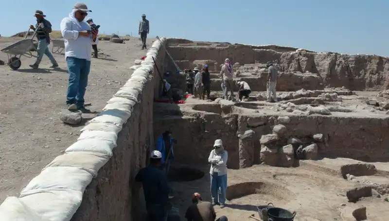 Kilis'te Oylum Höyük Kazılarında Sıcak Havalara Rağmen Dayanılmaz Bir Tutku
