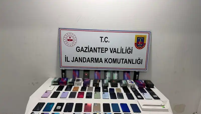 Gaziantep'te Sıfır Kayıtdan Kaçak Telefon Operasyonu: Değeri 2 Milyon TL
