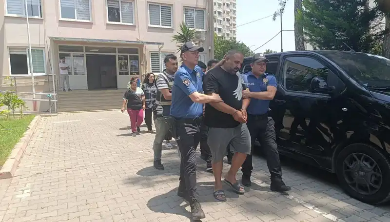 Adana’da Dolandırıcılık Operasyonunda 4 Şüpheli Tutuklandı: Ayrıntılar Şok Edici!