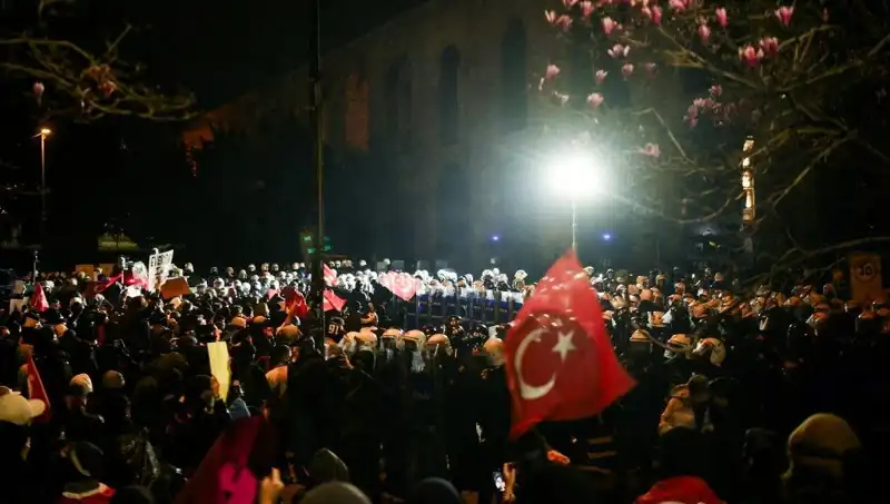 Gösterilere Katılan Gazetecilerin Tahliye Anları: Adaletin Sesi Yükseliyor