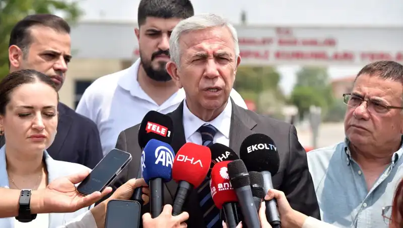 Mansur Yavaş, Muhittin Böcek’i Ziyaret Etti: Yerel Politikanın Yankıları