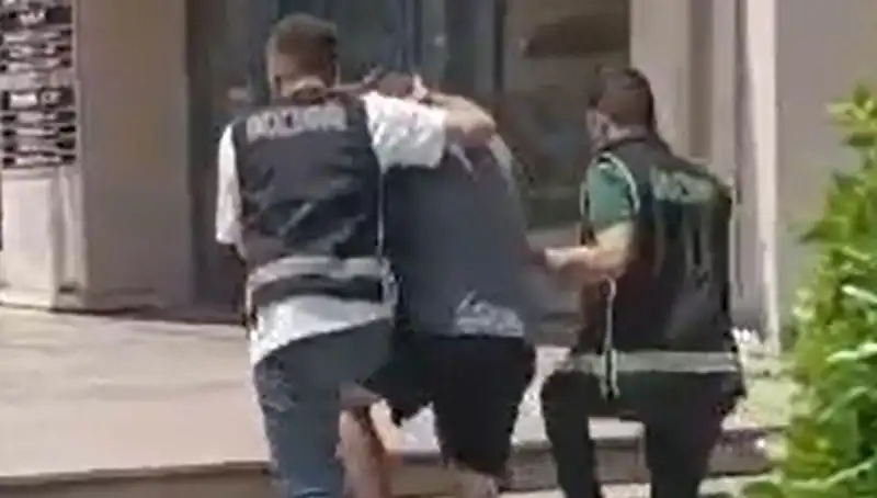 Sahte Dolarla Alışveriş Yapan Turistlerin Sınır Dışı Edilme Hikayesi