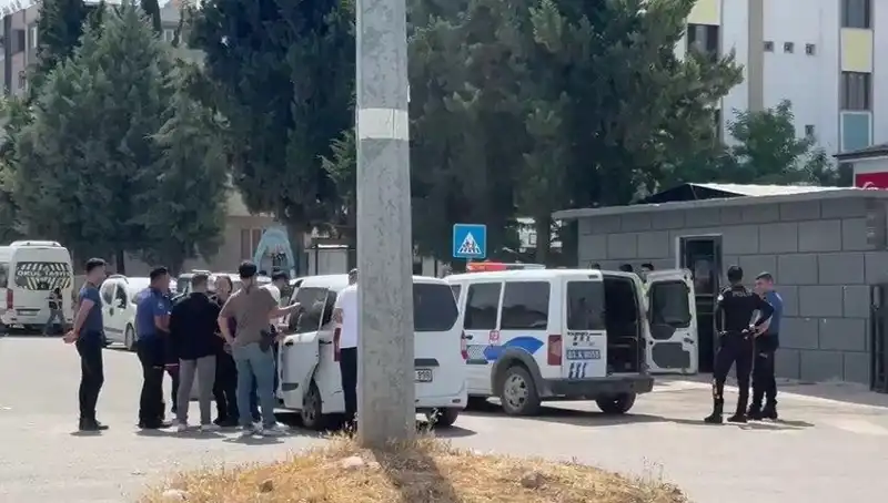 Adliye Önünde Korkunç Kavga: 5 Yaralı ve 7 Gözaltı