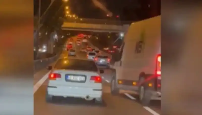 Tuzla'da Makas Terörü Sonrası Sürücü Tutuklandı: Olayın Ayrıntıları Ortaya Çıktı!