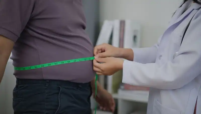 24 Yaşındaki Genç İki Besini Bırakınca 47 Kilo Verdi!