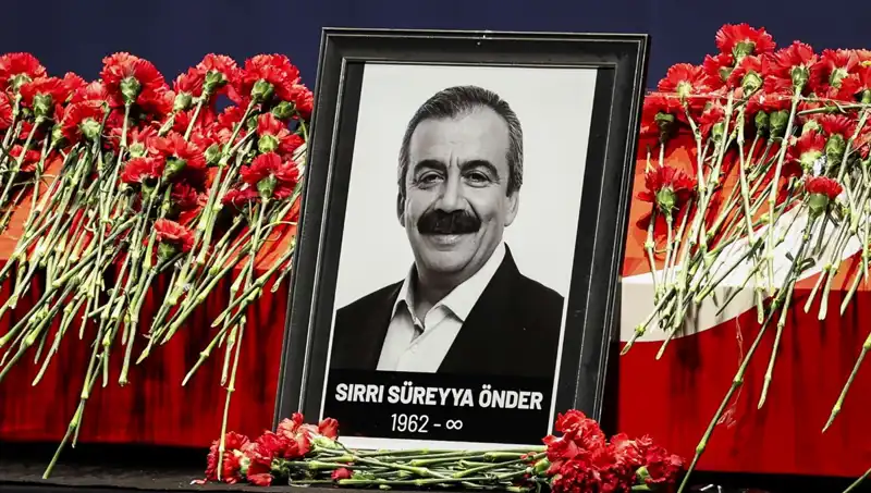 Meclis'te Sırrı Süreyya Önder Anması: Unutulmaz Anlar ve Duygusal Paylaşımlar