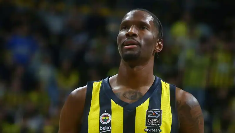 Nigel Hayes-Davis'in Yeni Takımı: Futbol Dünyasında Şaşırtan Değişim