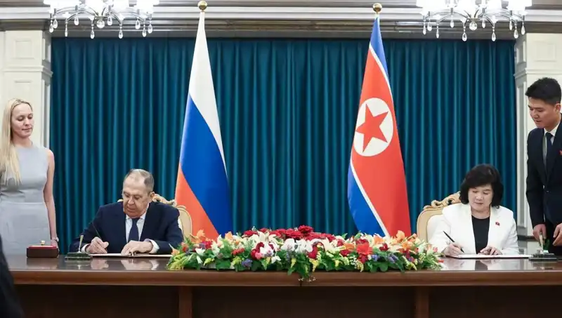 Rusya ve Kuzey Kore: Lavrov ile Kuzey Koreli Mevkidaşı Arasındaki Kritik Görüşme