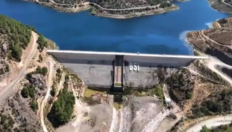 Çeşme'de Su Kesintileri Sonunda Son Buluyor: Beklenen Müjde Geldi
