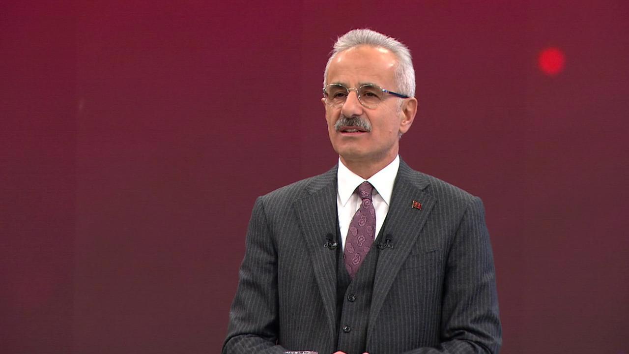 Bakan Uraloğlu: Sosyal Medyaya Düzenleme Bu Yıl Yapılacak