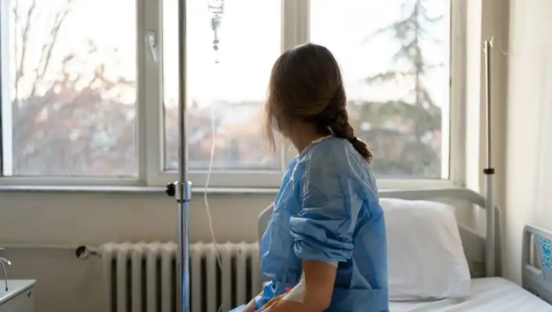 27 Yaşındaki Kadının Meme Kanseri Mücadelesi: Doktorlardan Gelen Yanlış Yorum
