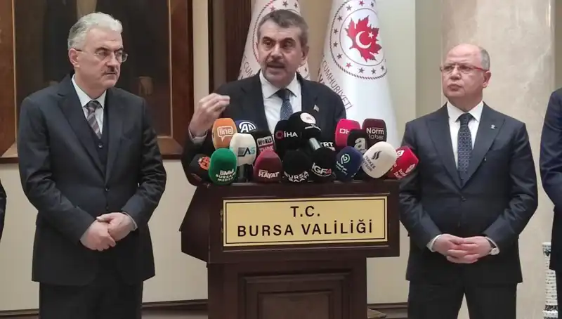 Bakan Tekin, Protestolara Katılan Çalışanları Uyardı: Ciddi Yaptırımlar Geliyor