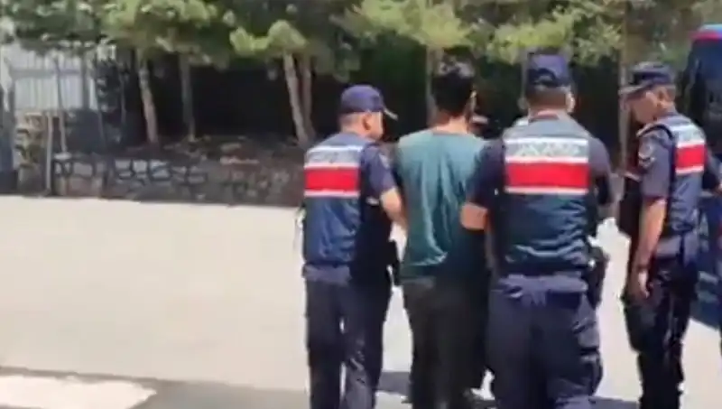 DAEŞ'a Karşı Üst Düzey Operasyon: 14 İlde 26 Kişi Gözaltında