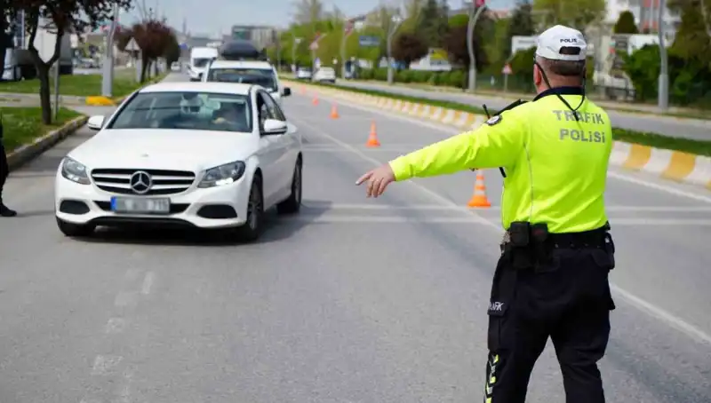 2025 Trafik Cezaları: Yeni Düzenlemeler ve Artış Beklentileri