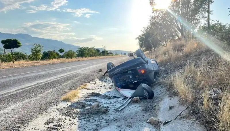 Adıyaman'da Feci Kaza: Otomobil Takla Attı, Araçta Bulunanlar Yaralandı