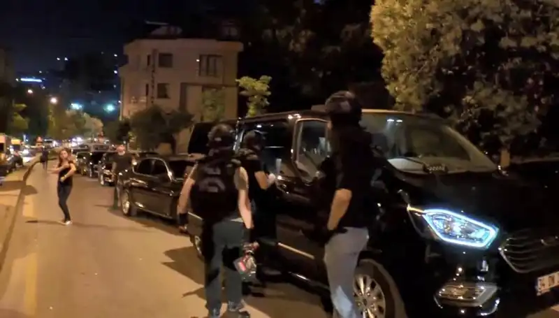 Silah Sanayisinde Şok Gelişme: Polisleri Şehit Eden Silah AR-GE Kılıfıyla Üretildi!