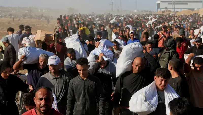 İsrail Ordusu Han Yunus'u Kuşatıyor: 15 Kilometrelik Koridor Açıklandı