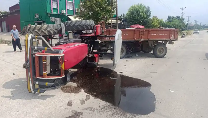 Otomobil ile Traktör Çarpıştı: 2 Kişi Yaralandı, Olay Yeri Korku Dolu Anlar Yaşadı